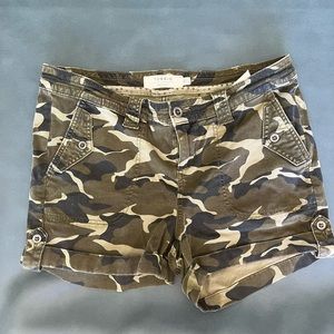 Torrid First At Fit Womens Cargo Shorts Green Camo Stretch Cuffed Mid Rise L 12